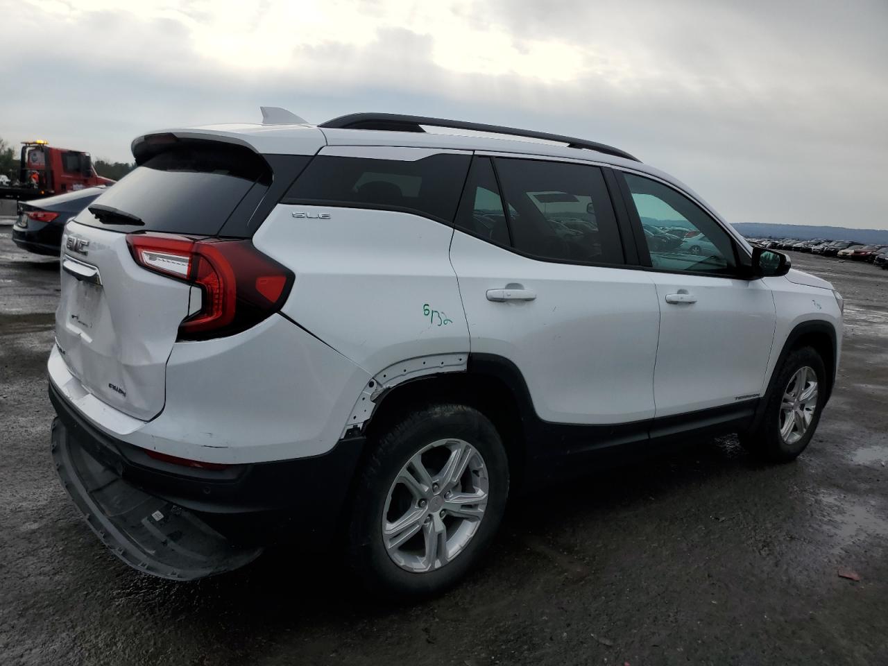 2022 GMC Terrain - Image 3