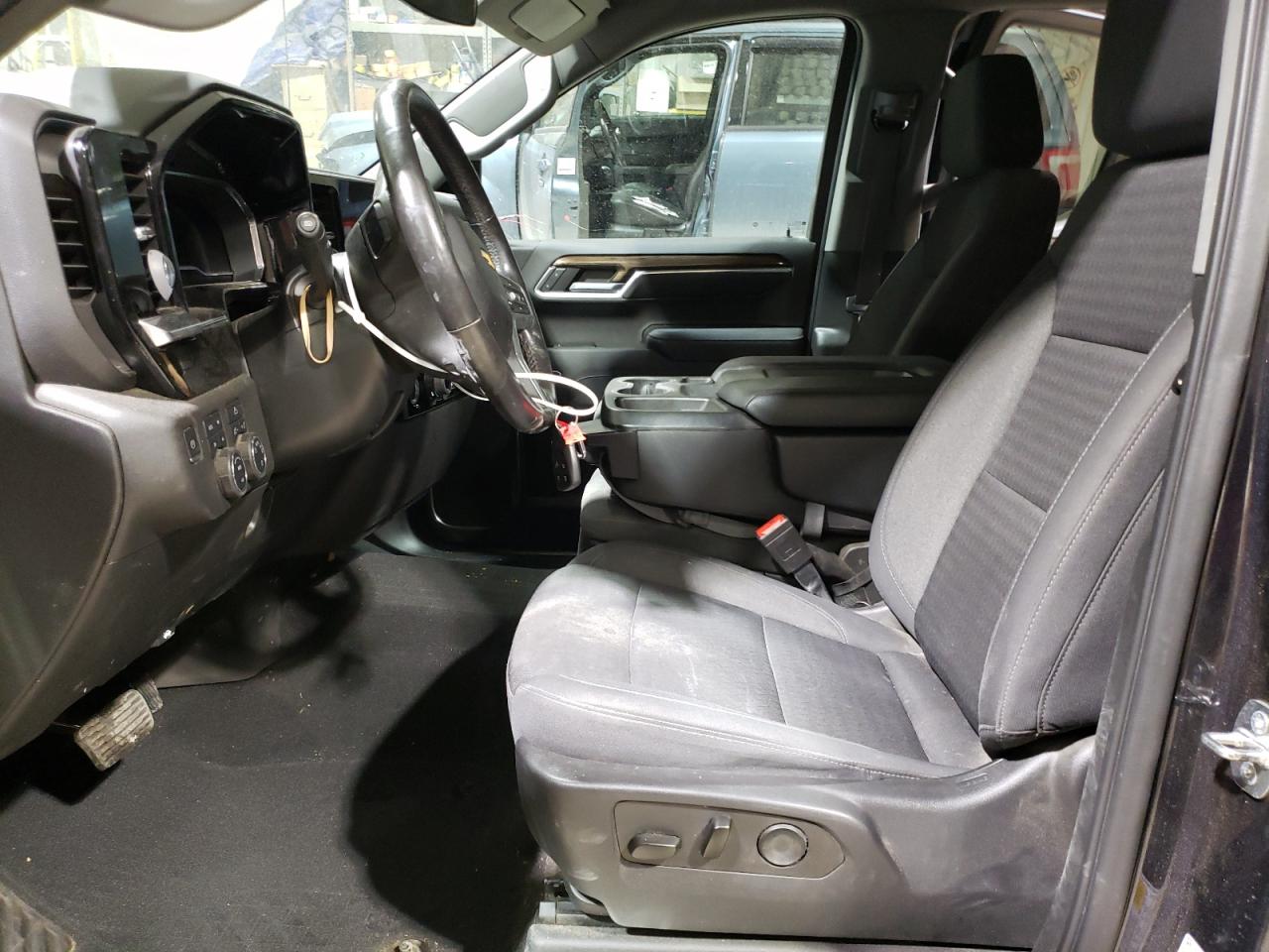 2022 Chevrolet Silverado - Image 7