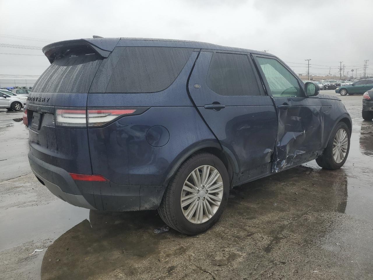 2018 Land Rover Discovery - Image 3