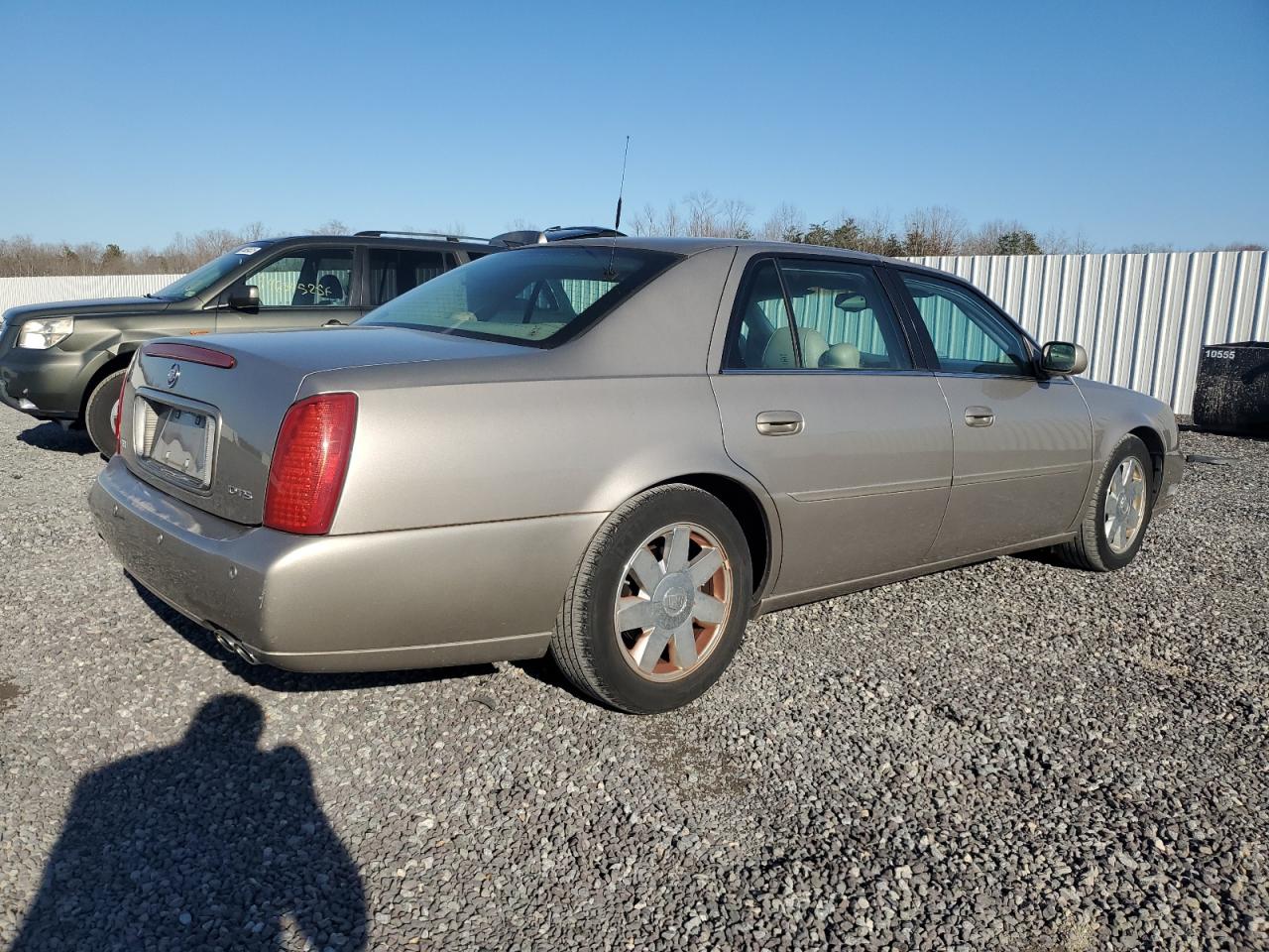 2004 Cadillac De Ville - Image 3