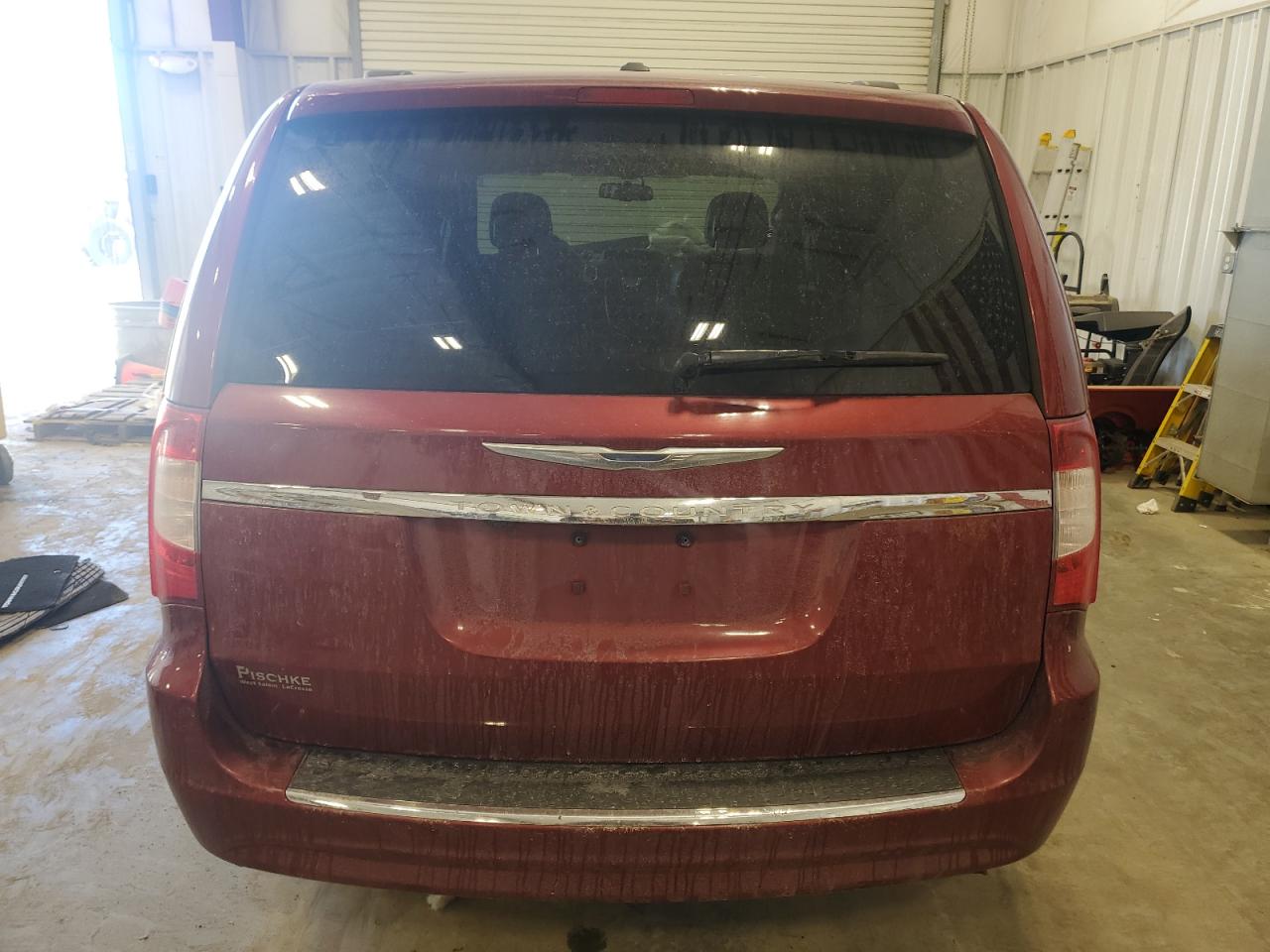 2013 Chrysler Town & Country - Image 6