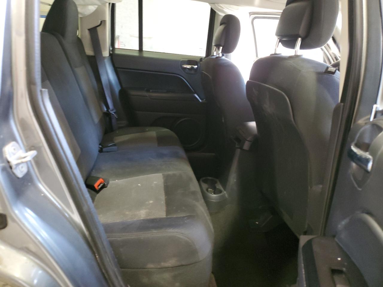 2014 Jeep Liberty (Patriot) - Image 11