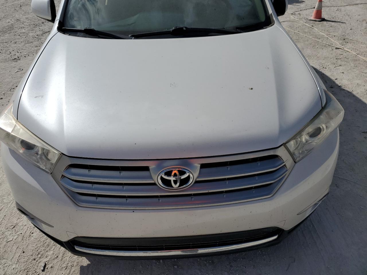 2013 Toyota Highlander - Image 13