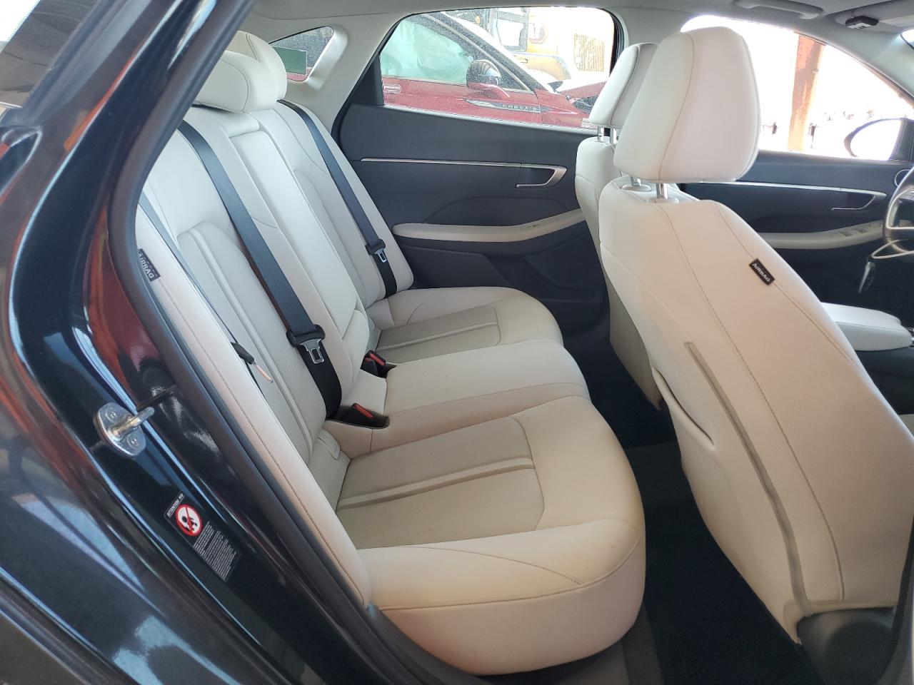 2022 Hyundai Sonata - Image 11