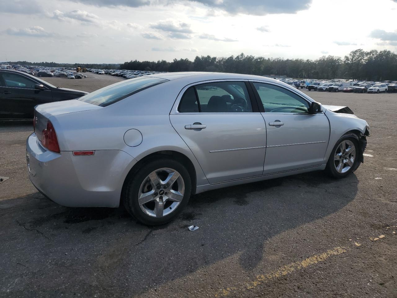 2010 Chevrolet Malibu - Image 3