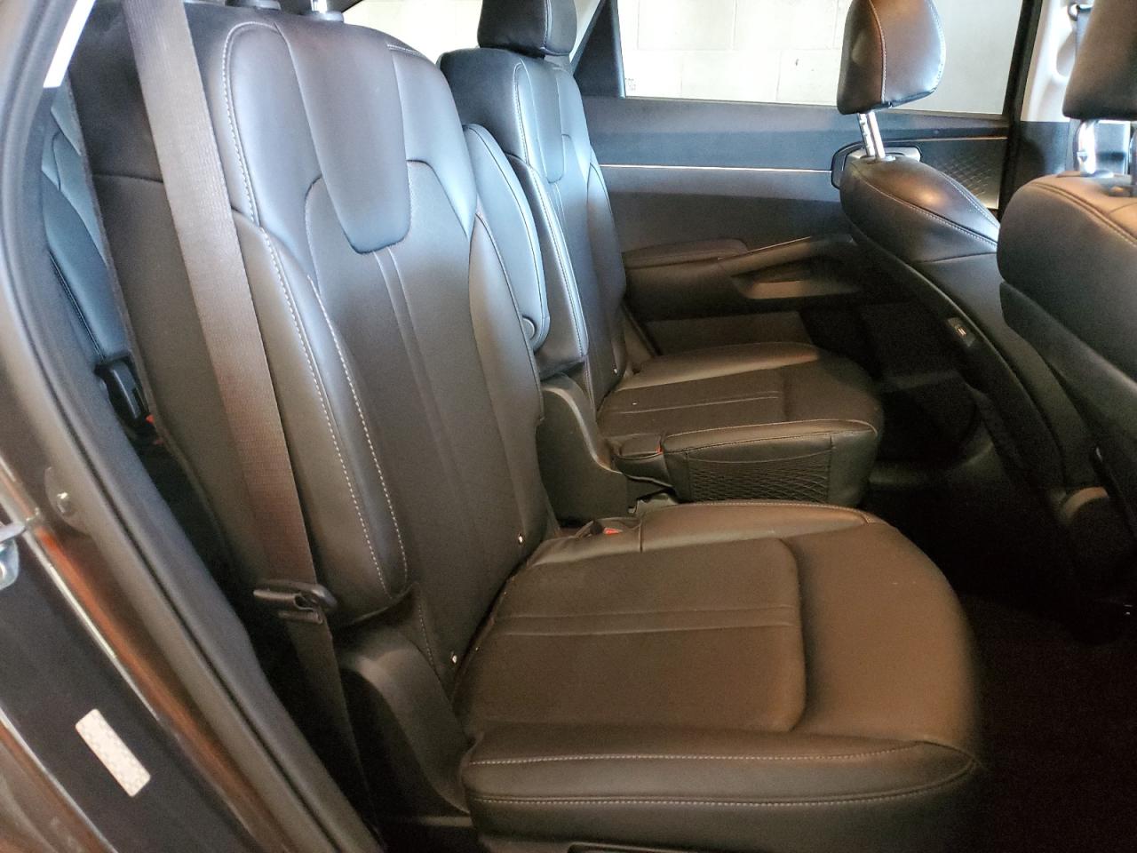 2022 Kia Sorento - Image 11