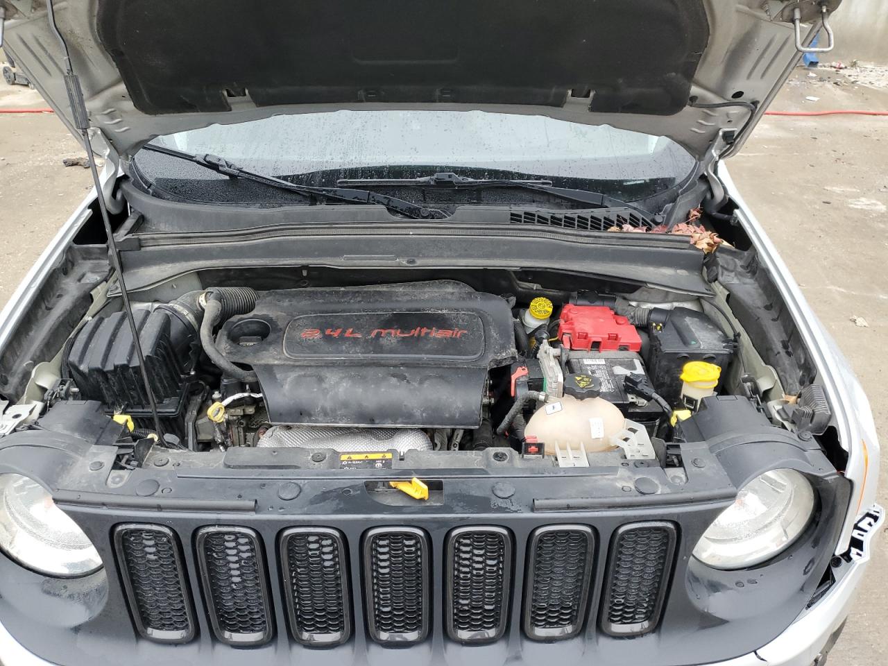 2018 Jeep Renegade - Image 12