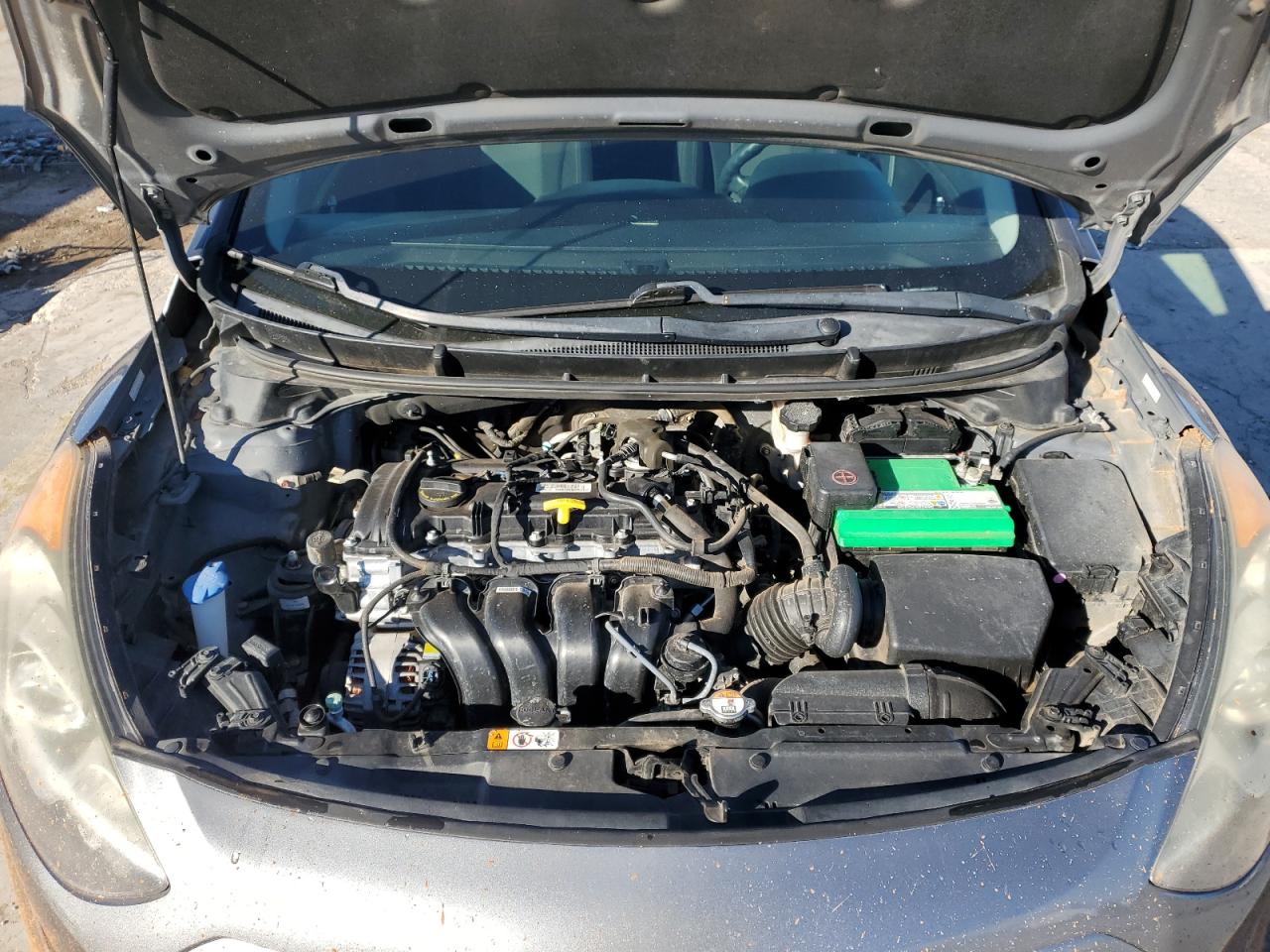 2017 Hyundai Elantra - Image 12