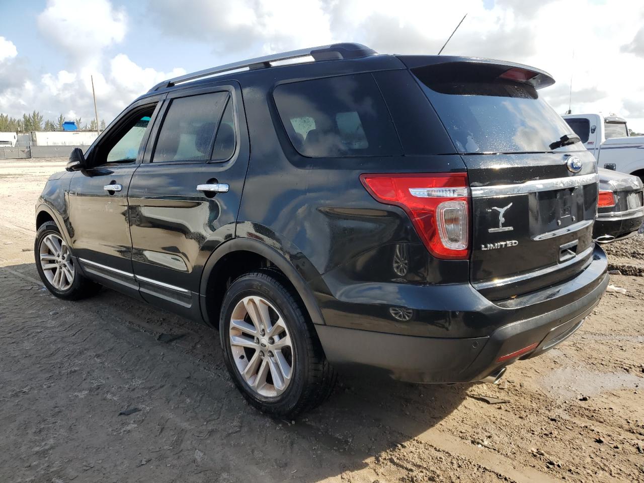 2014 Ford Explorer - Image 2