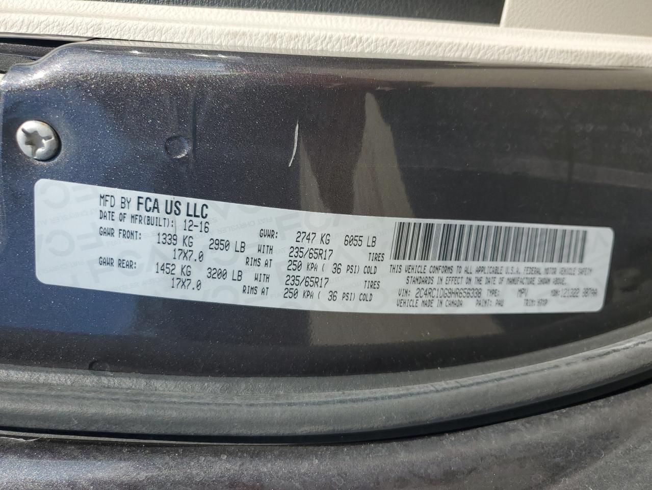 2017 Chrysler Pacifica - Image 13
