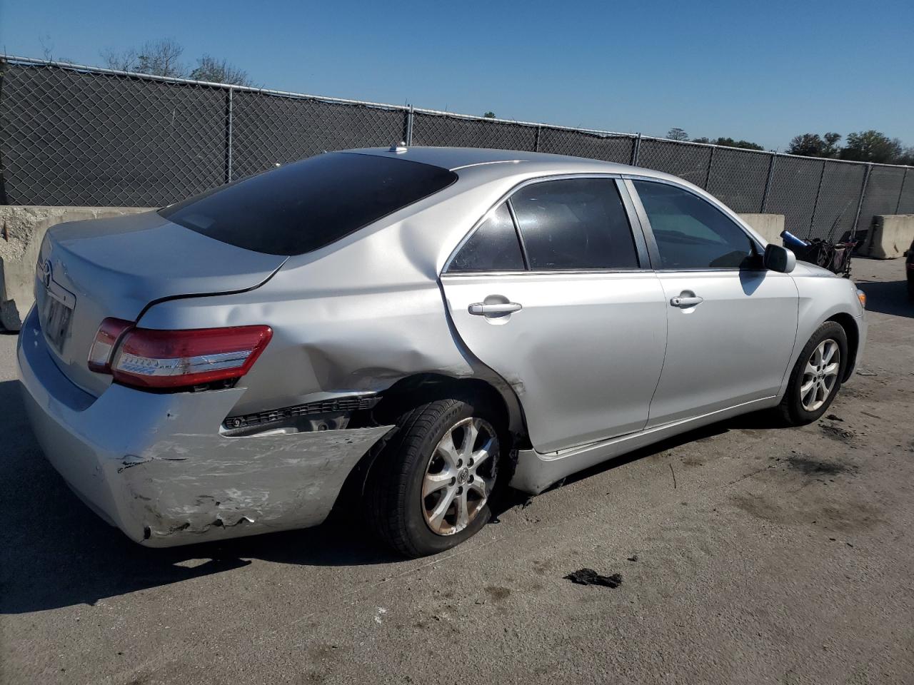2011 Toyota Camry - Image 3