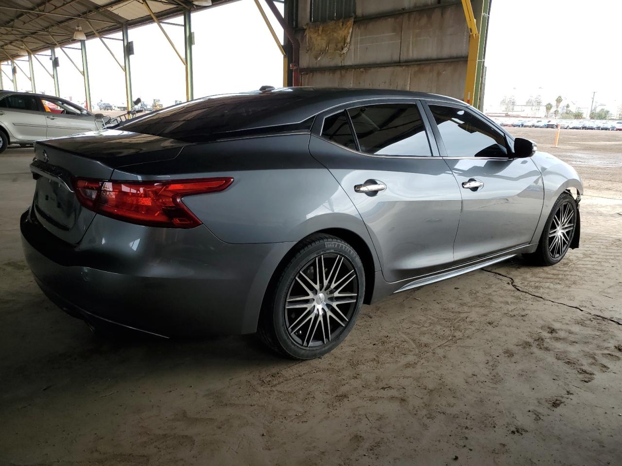 2016 Nissan Maxima - Image 3