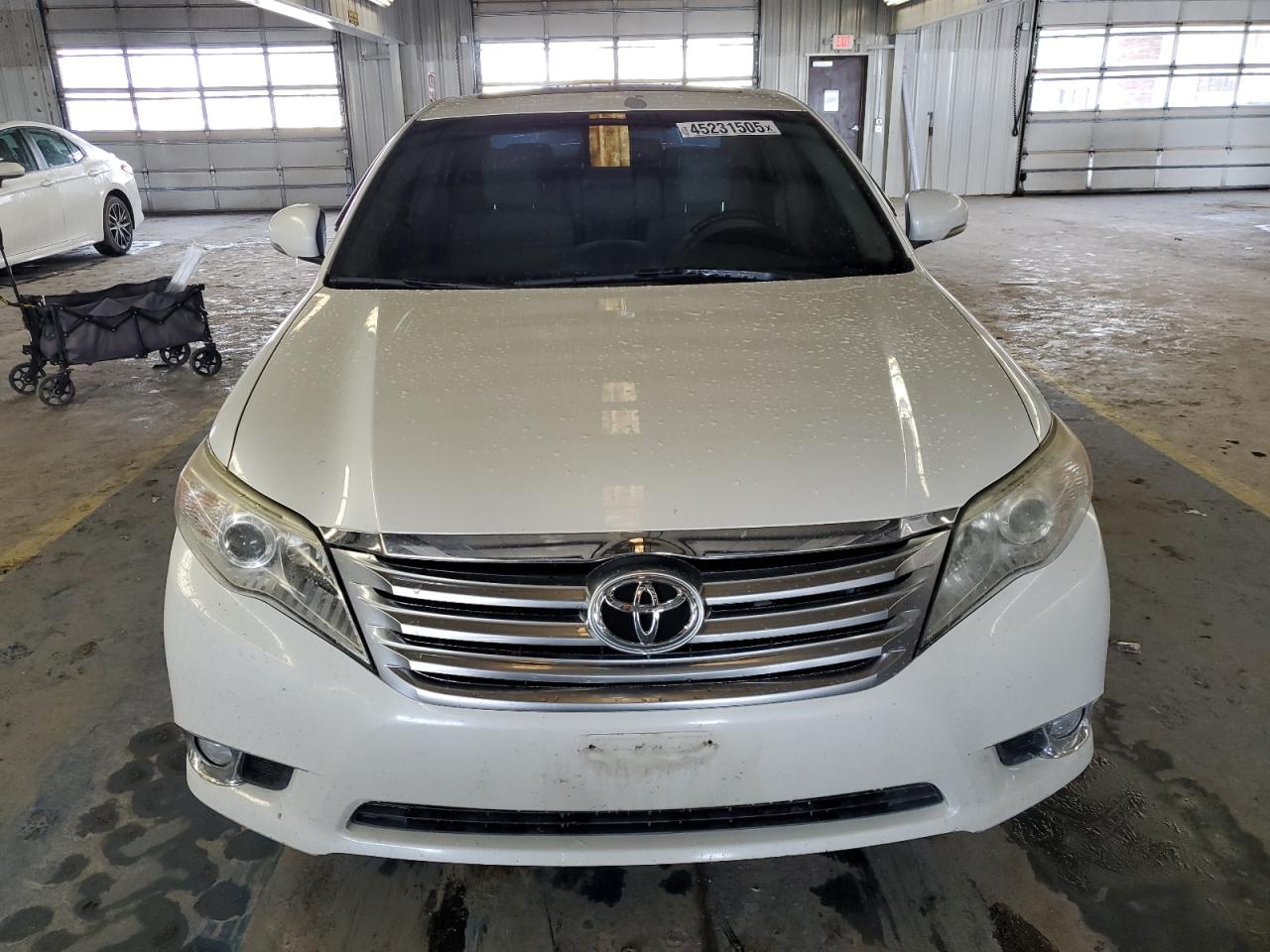 2011 Toyota Avalon - Image 5