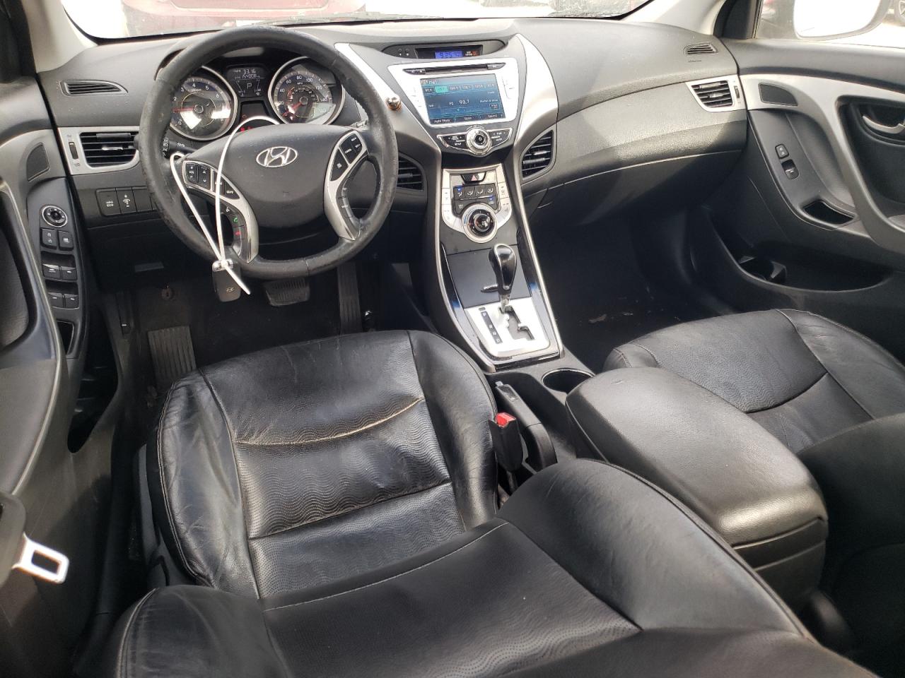 2012 Hyundai Elantra - Image 8