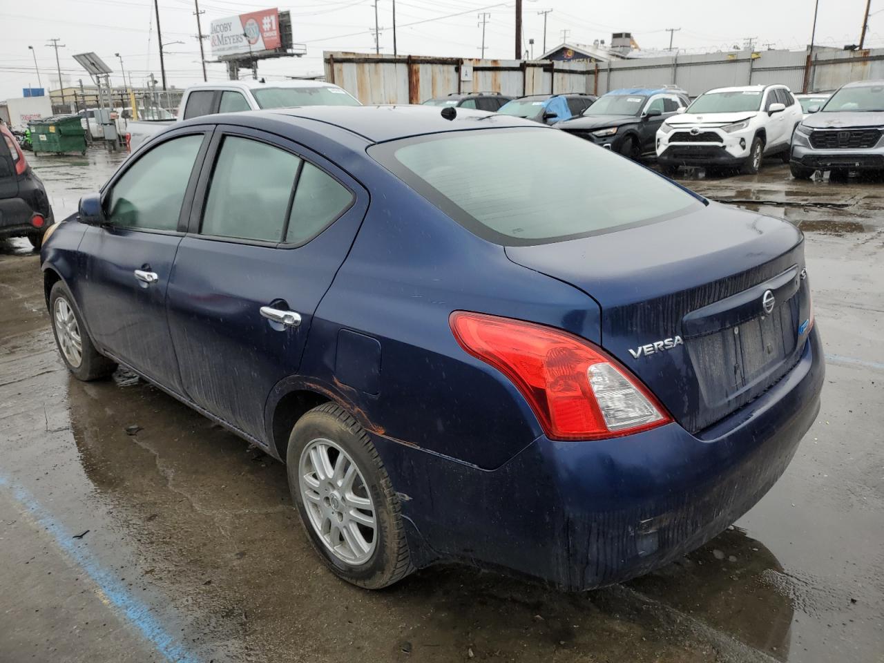 2012 Nissan Versa - Image 2