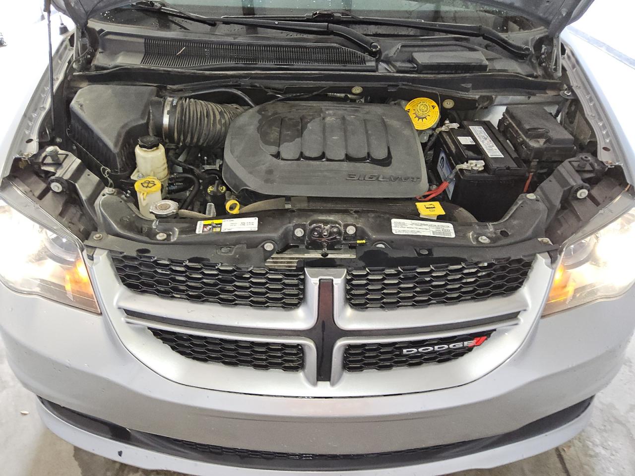 2019 Dodge Caravan - Image 12