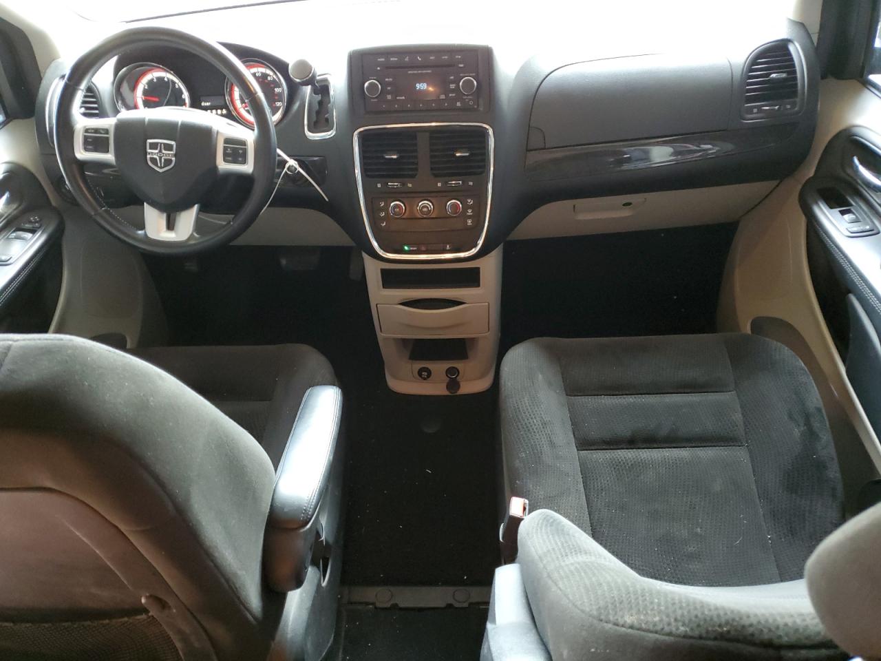 2016 Dodge Caravan - Image 8