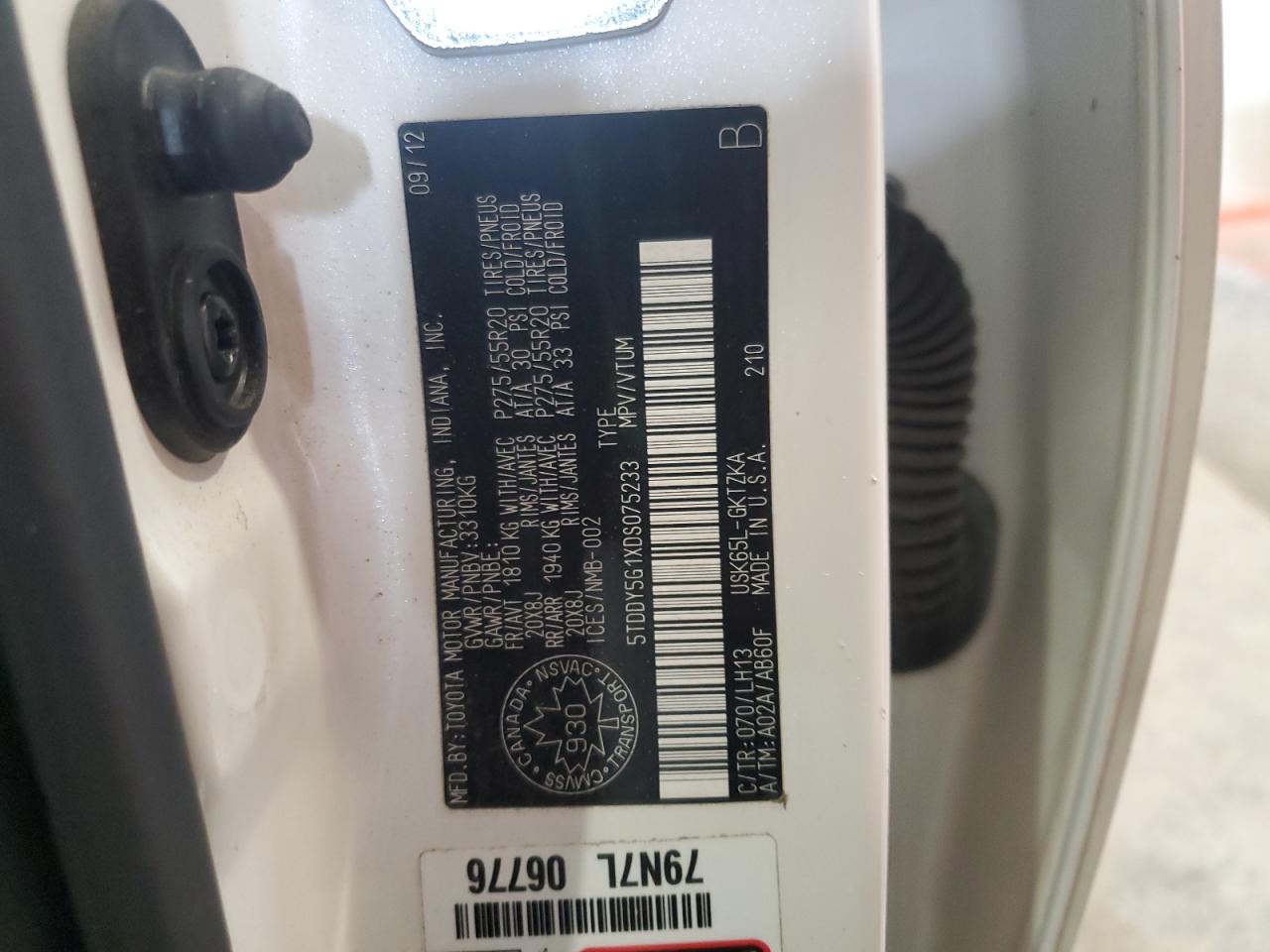 2013 Toyota Sequoia - Image 15