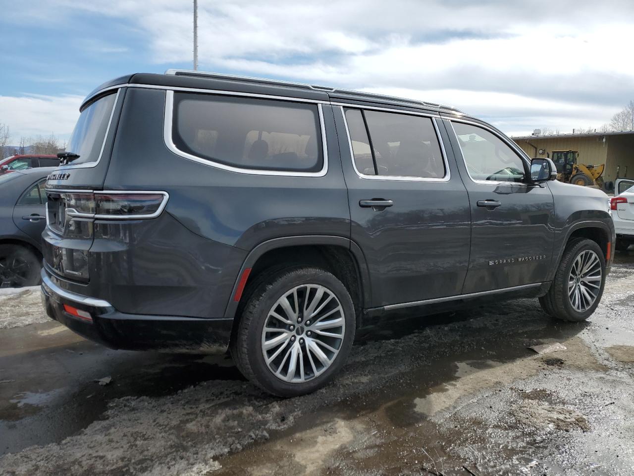 2022 Jeep Grand Wagoneer - Image 3