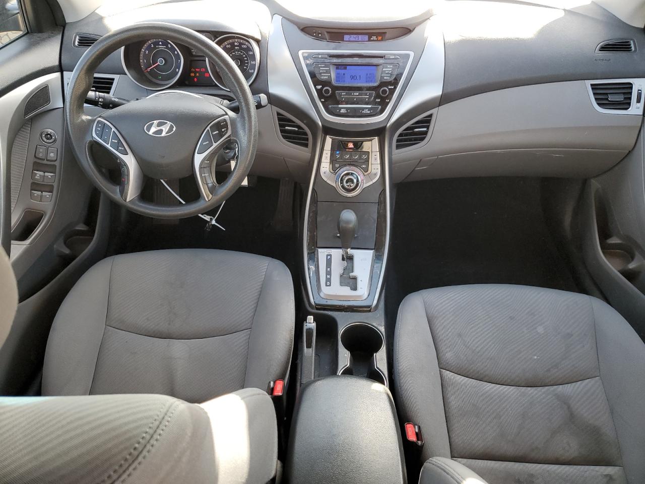2013 Hyundai Elantra - Image 8