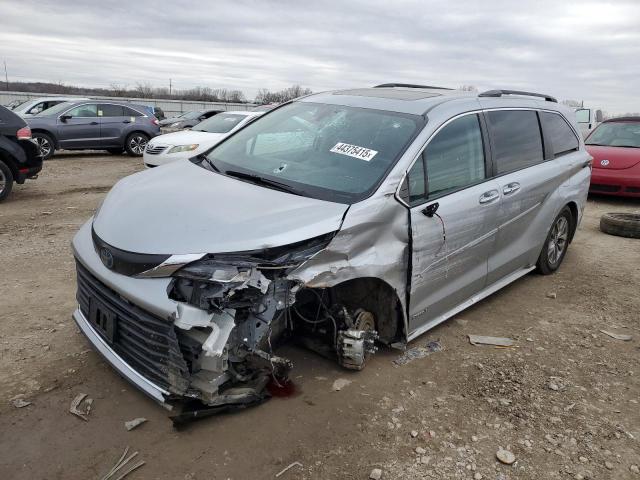 2021 Toyota Sienna Xle