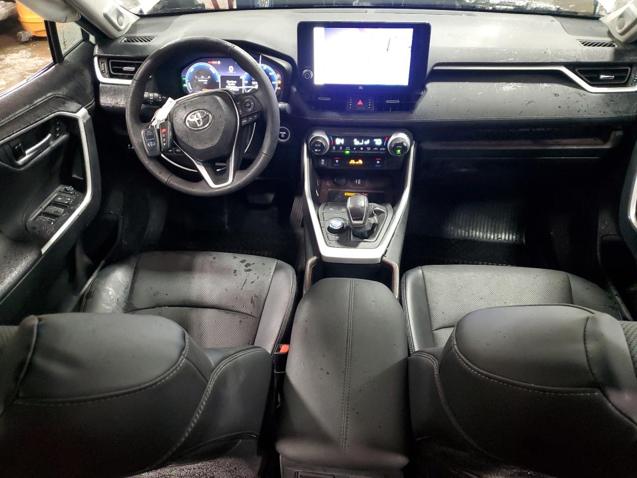 2024 Toyota RAV 4 - Image 8