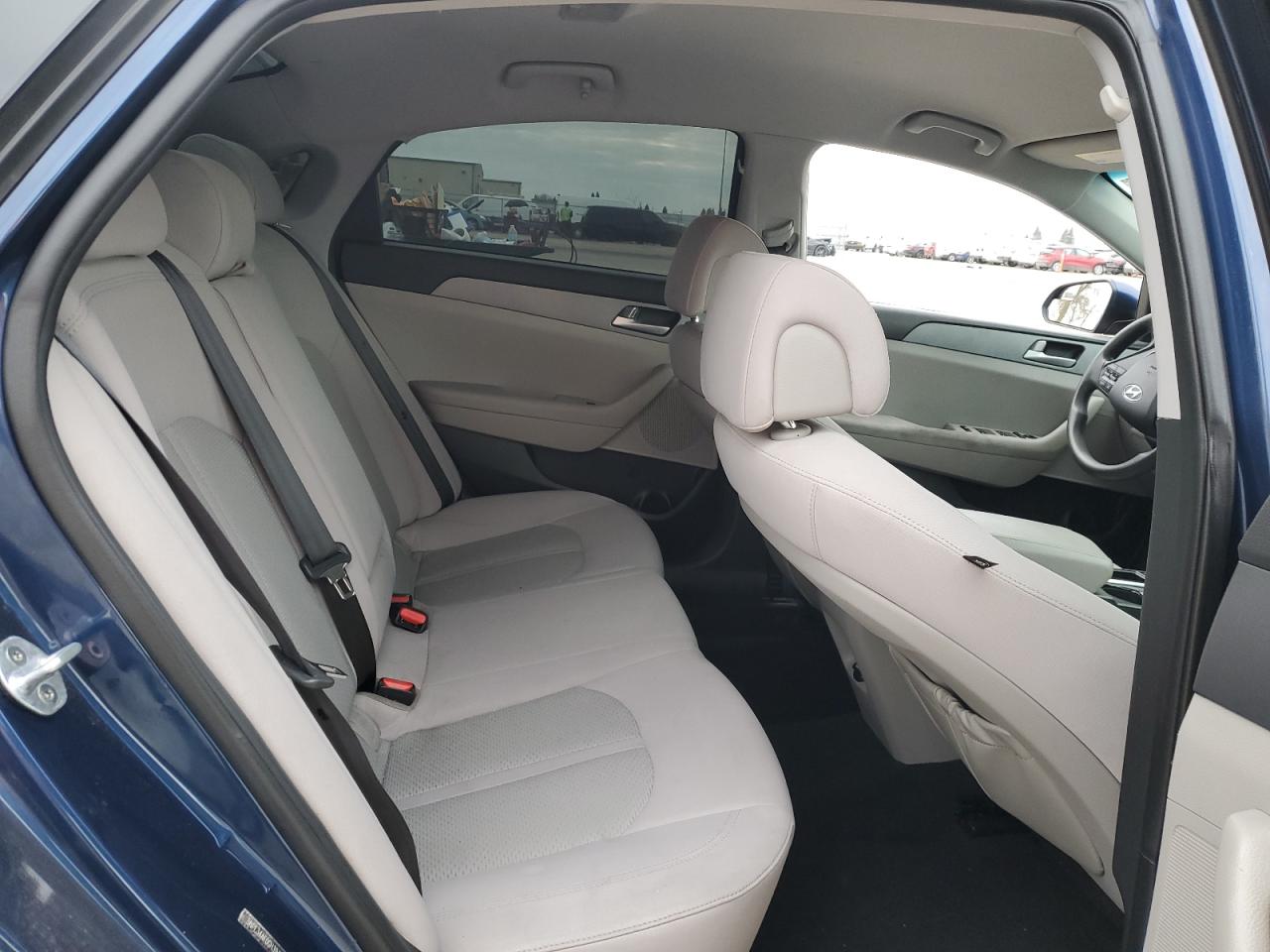 2017 Hyundai Sonata - Image 11