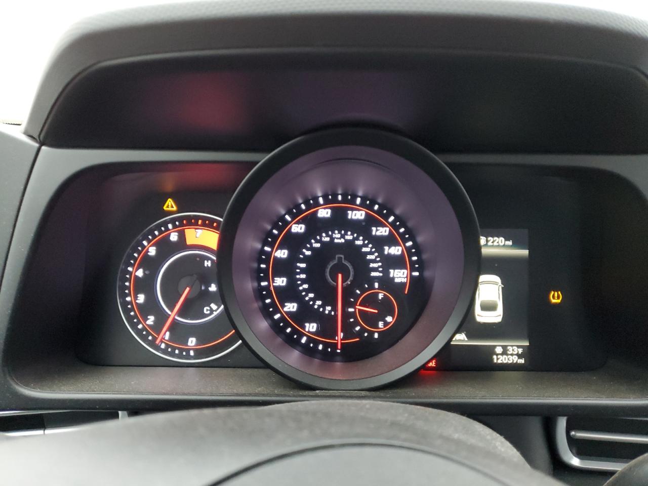 2023 Hyundai Elantra - Image 9