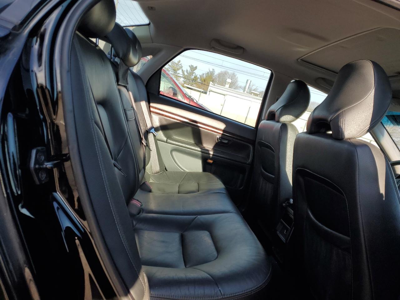 2001 Volvo S80 - Image 10