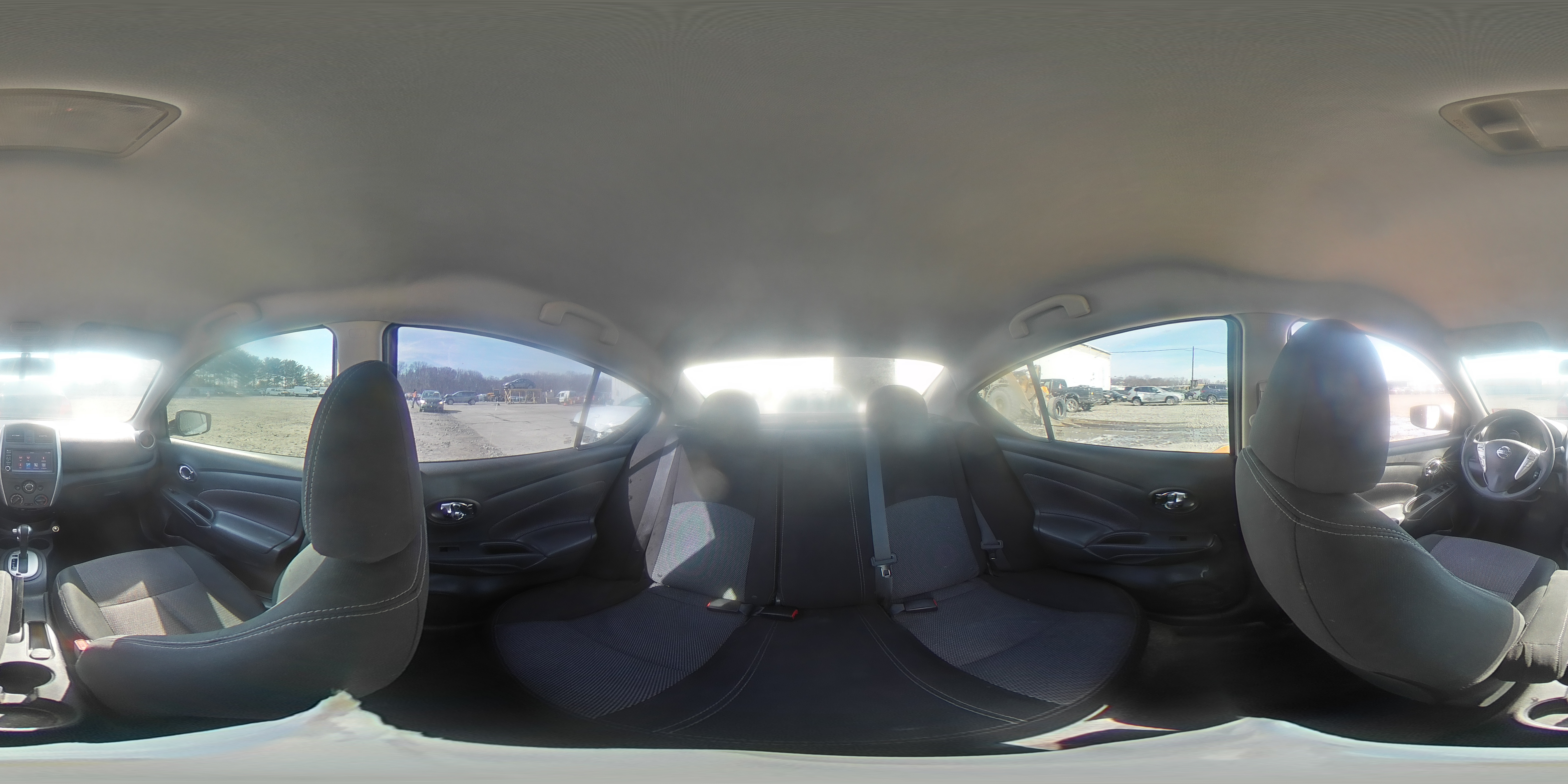 2019 Nissan Versa - Image 14