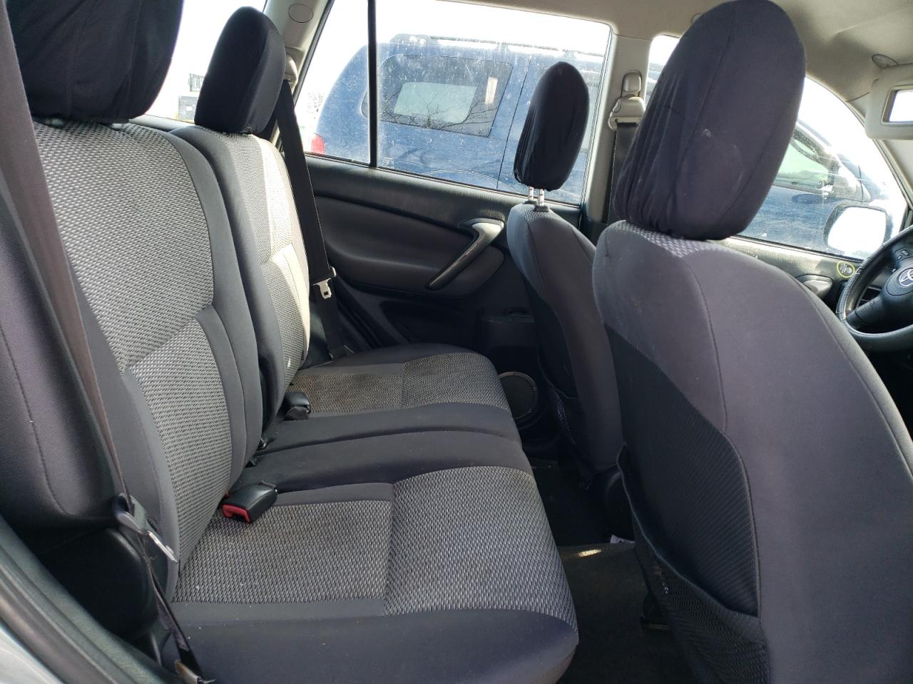 2004 Toyota RAV 4 - Image 11