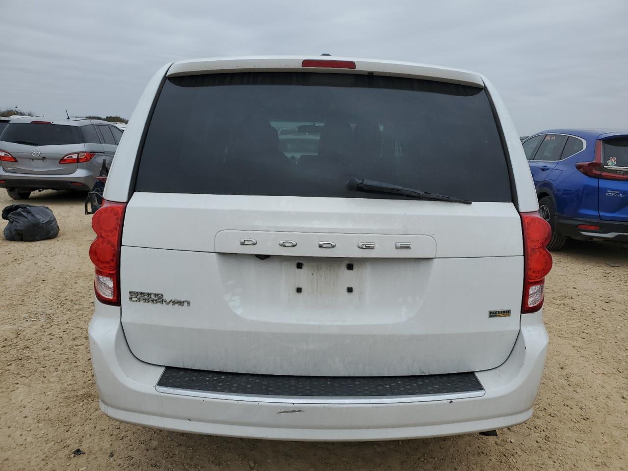 2017 Dodge Caravan - Image 6