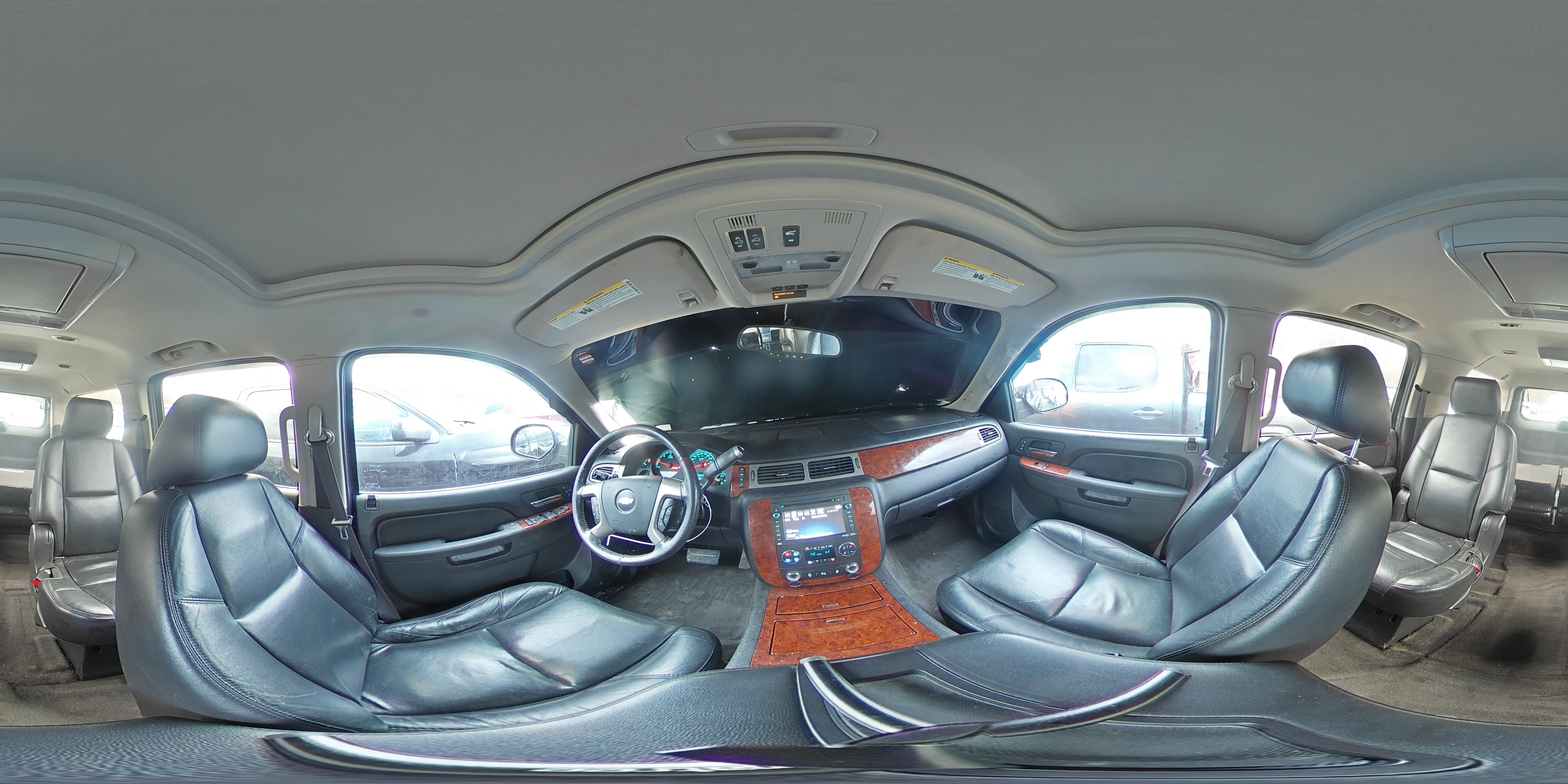 2012 Chevrolet Suburban - Image 13