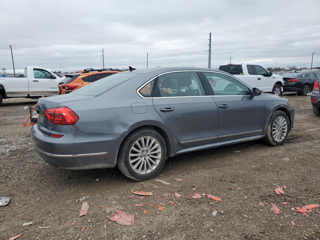 2016 Volkswagen Passat - Image 3
