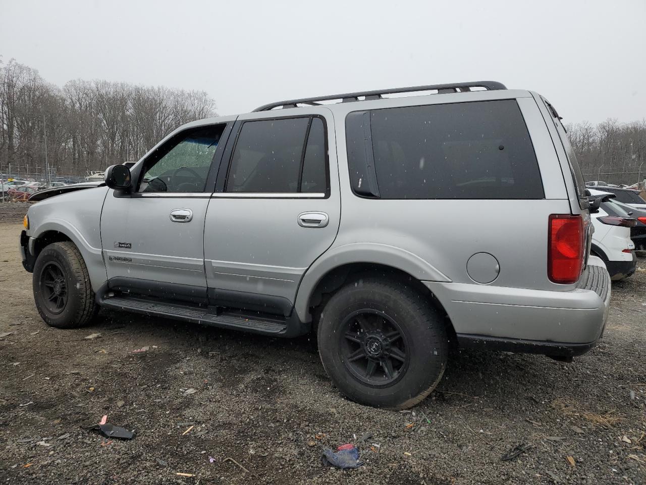1999 Lincoln Navigator - Image 2