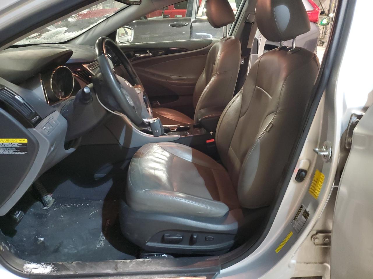 2013 Hyundai Sonata - Image 7