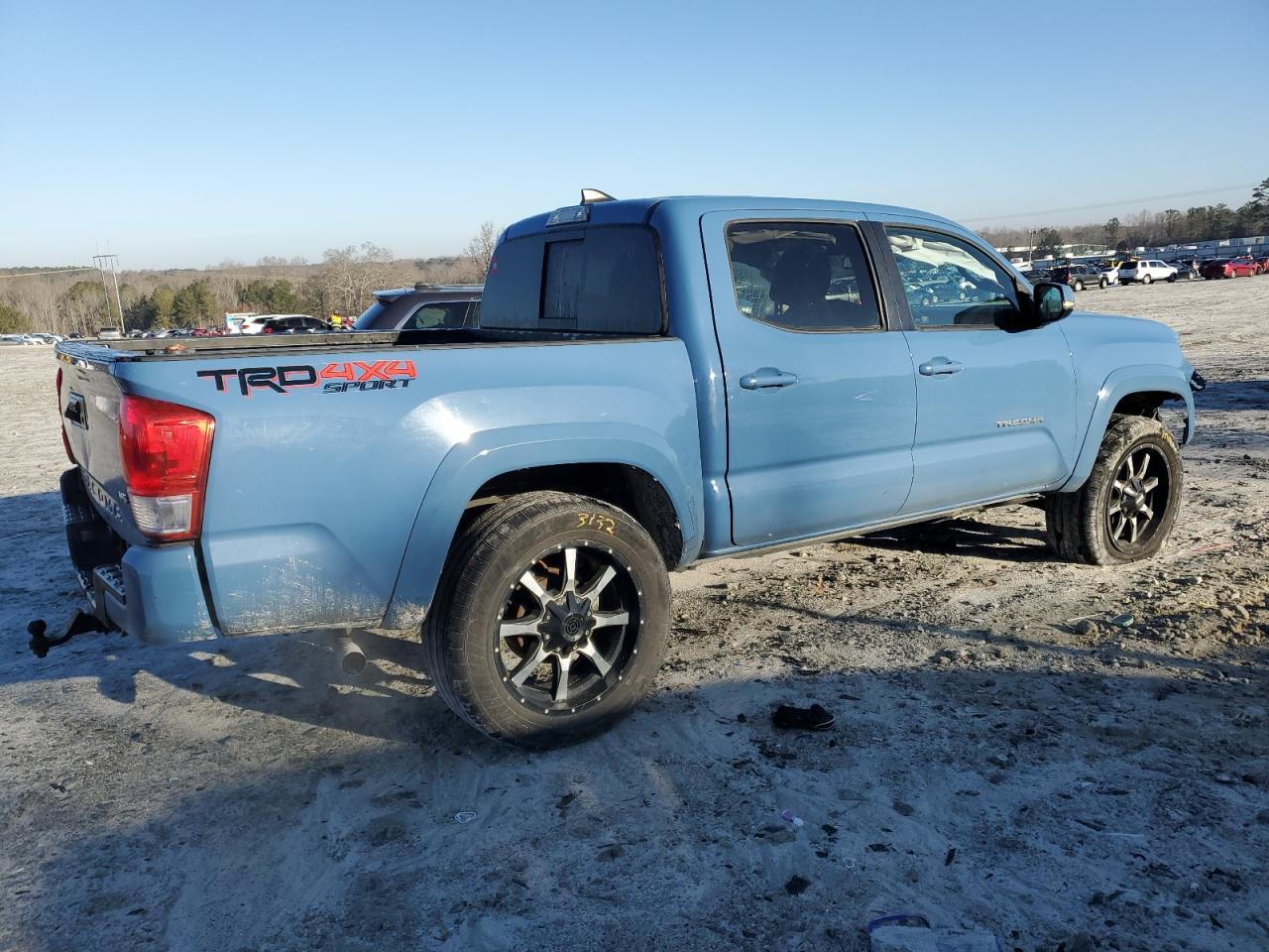2019 Toyota Tacoma - Image 3