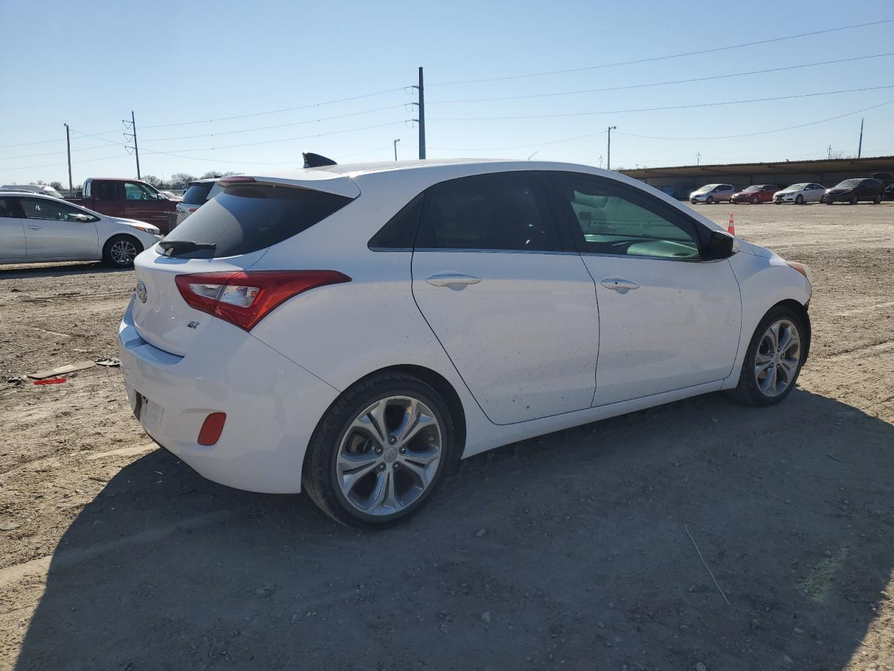2014 Hyundai Elantra - Image 3