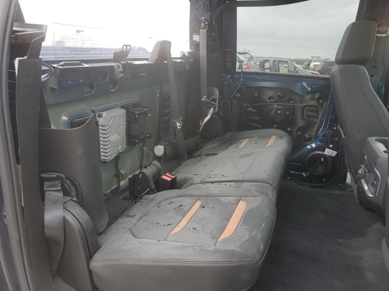 2022 GMC Sierra - Image 10