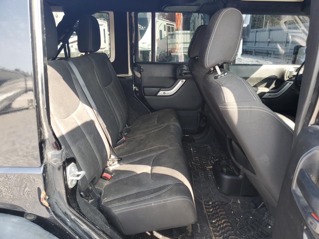 2016 Jeep Wrangler - Image 11