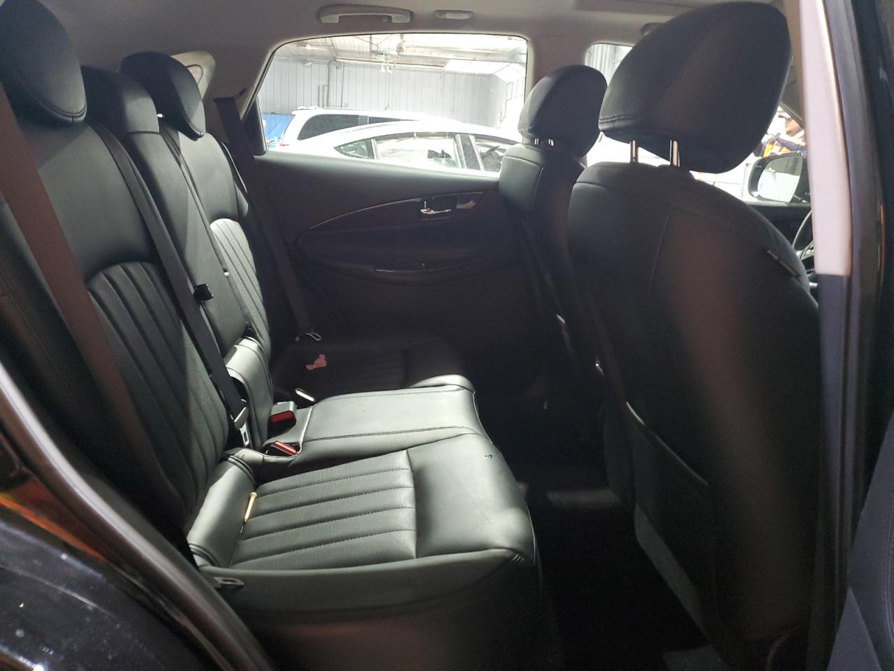2017 Infiniti QX50 - Image 10
