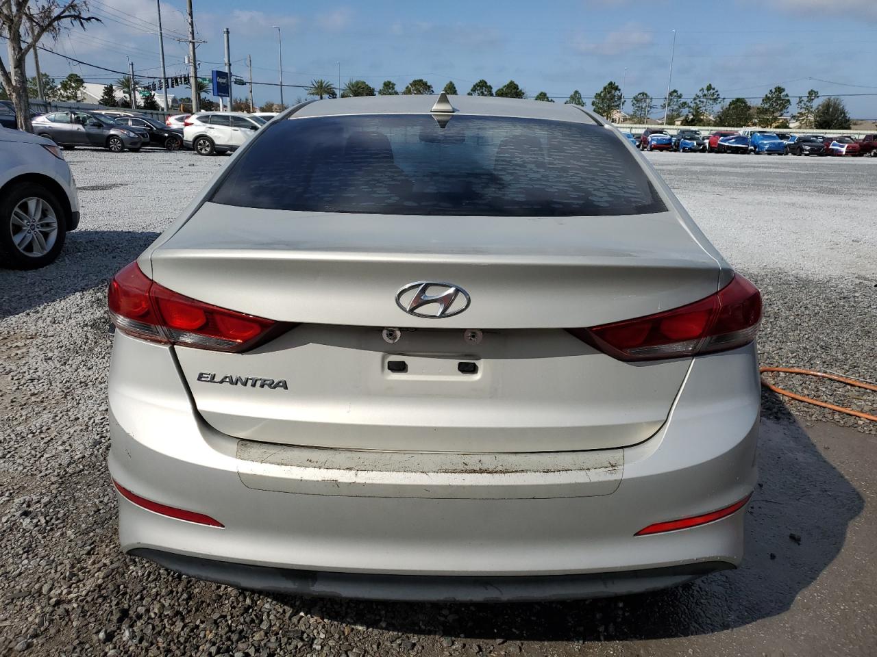 2017 Hyundai Elantra - Image 6