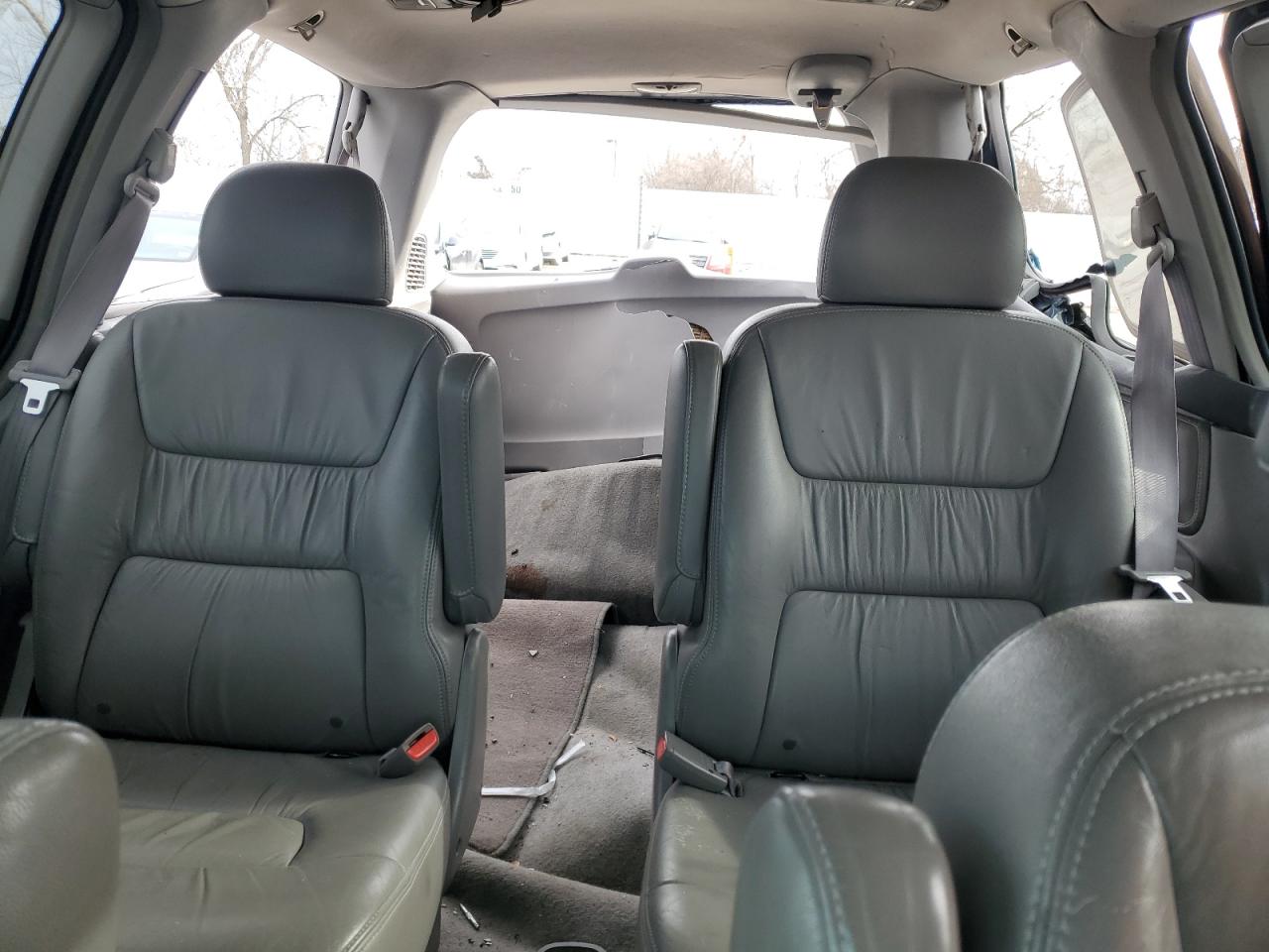 2004 Honda Odyssey - Image 10