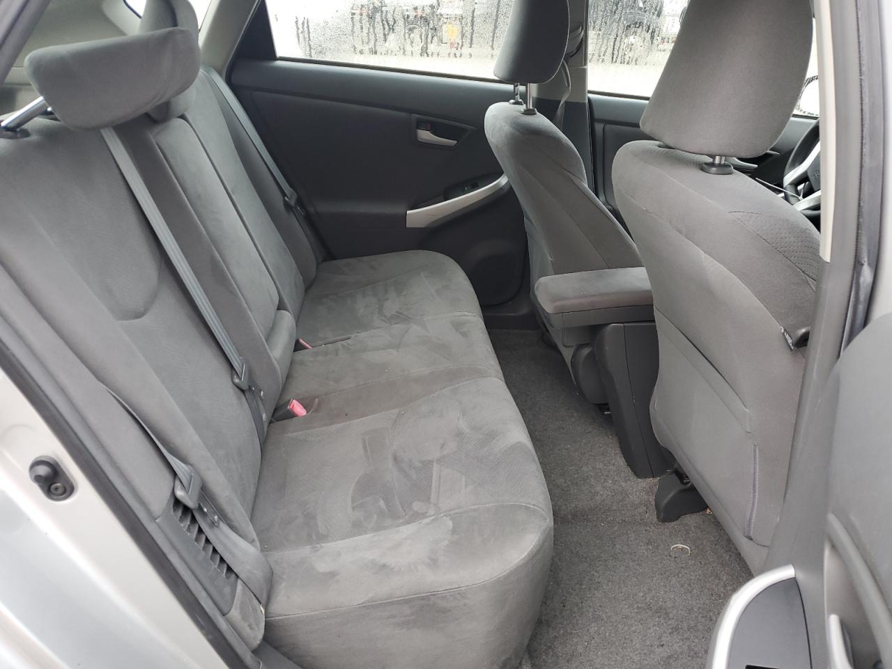 2010 Toyota Prius - Image 11