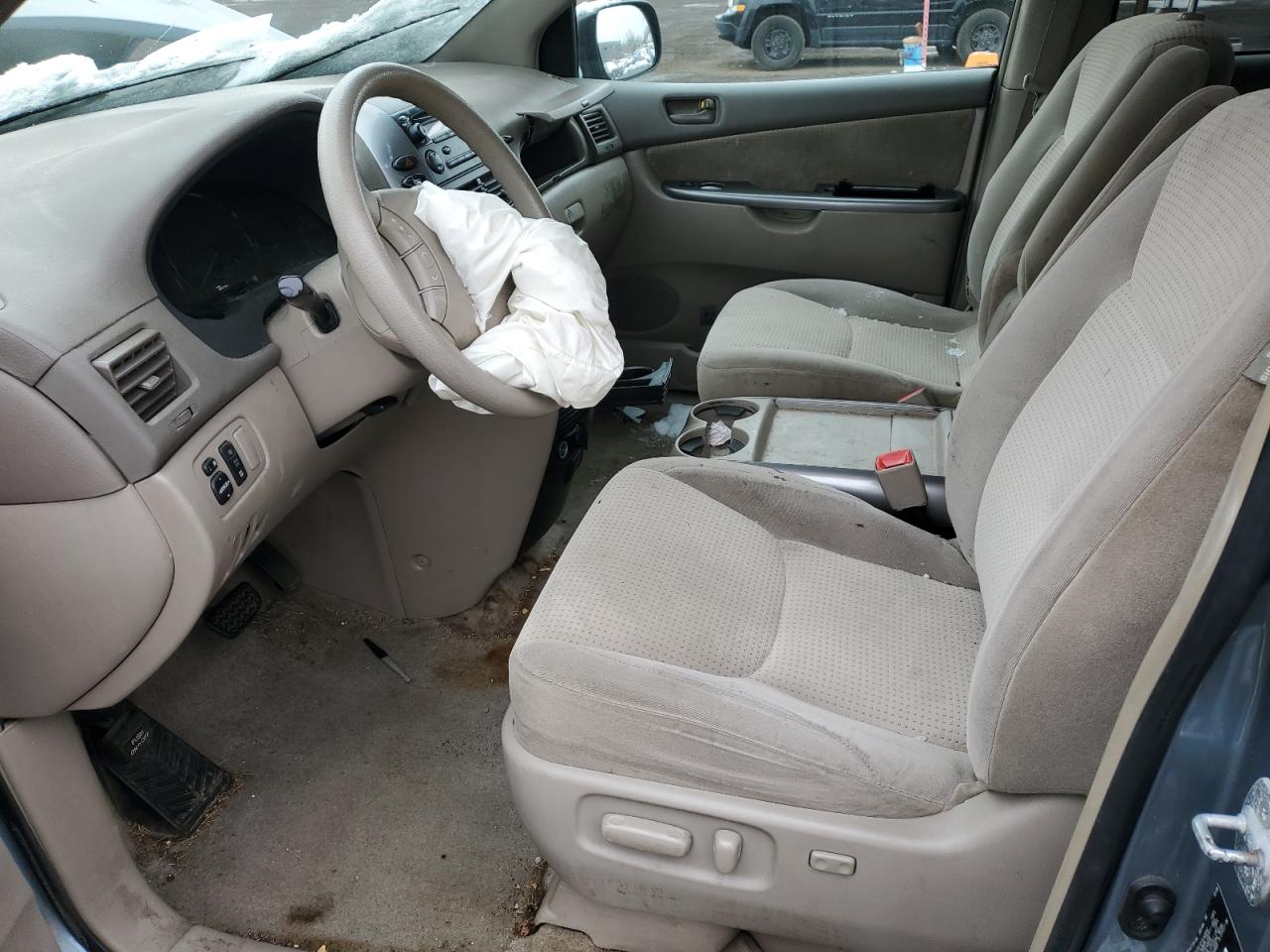 2007 Toyota Sienna - Image 7
