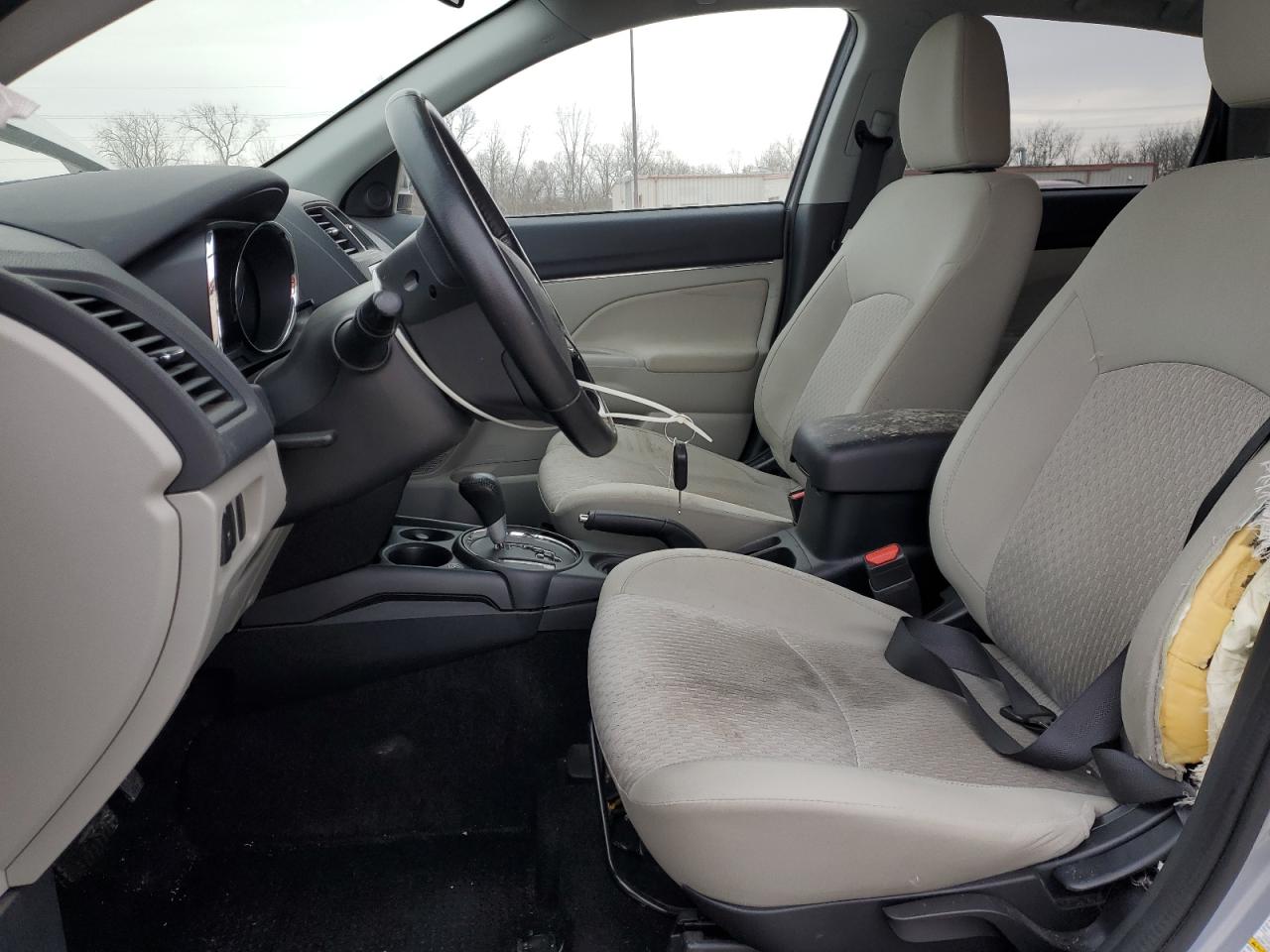 2017 Mitsubishi Outlander - Image 7
