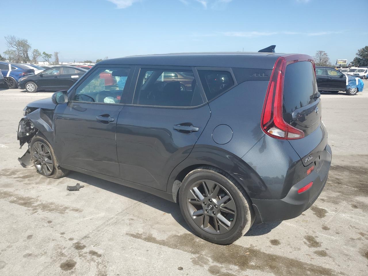 2021 Kia Soul - Image 2