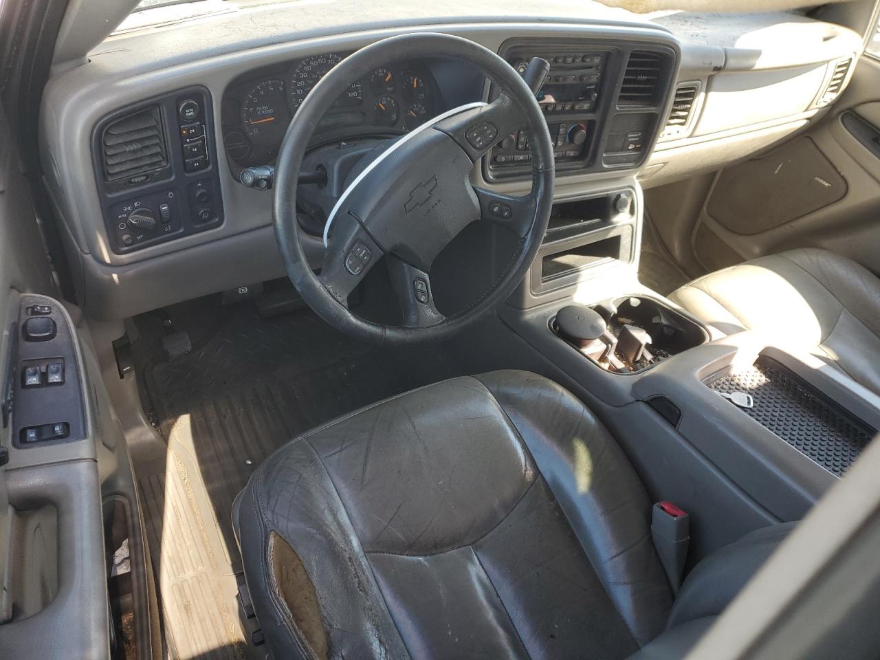 2004 Chevrolet Silverado - Image 8