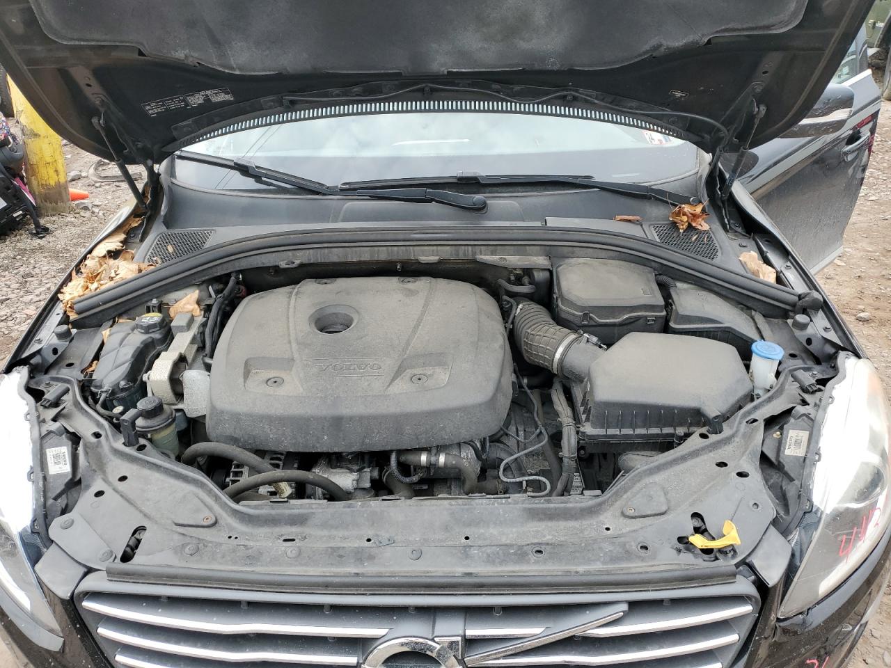 2017 Volvo XC60 - Image 12