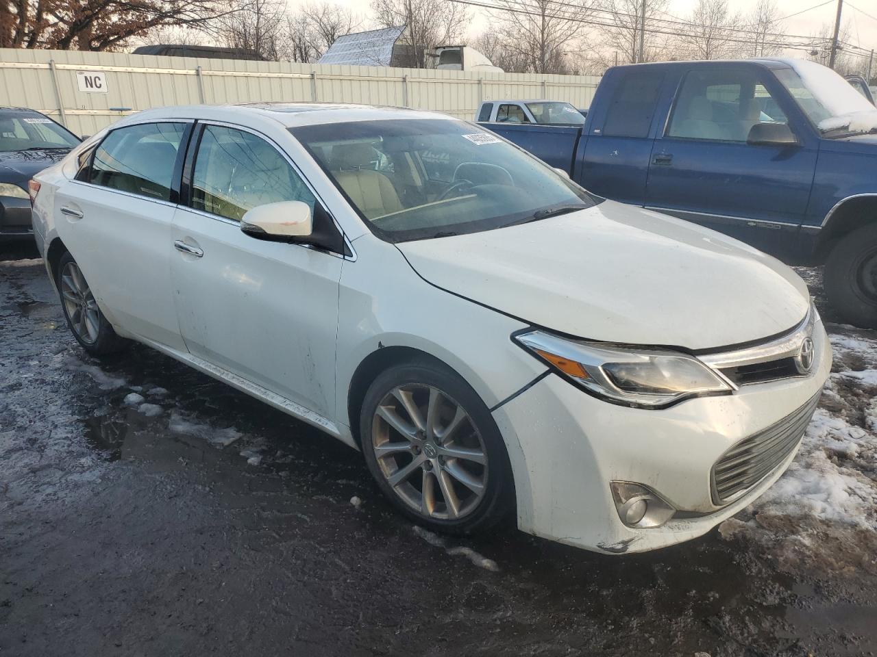 2014 Toyota Avalon - Image 4